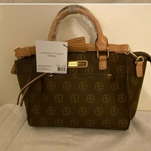 🆕Adrienne Vittadini Signature Purse